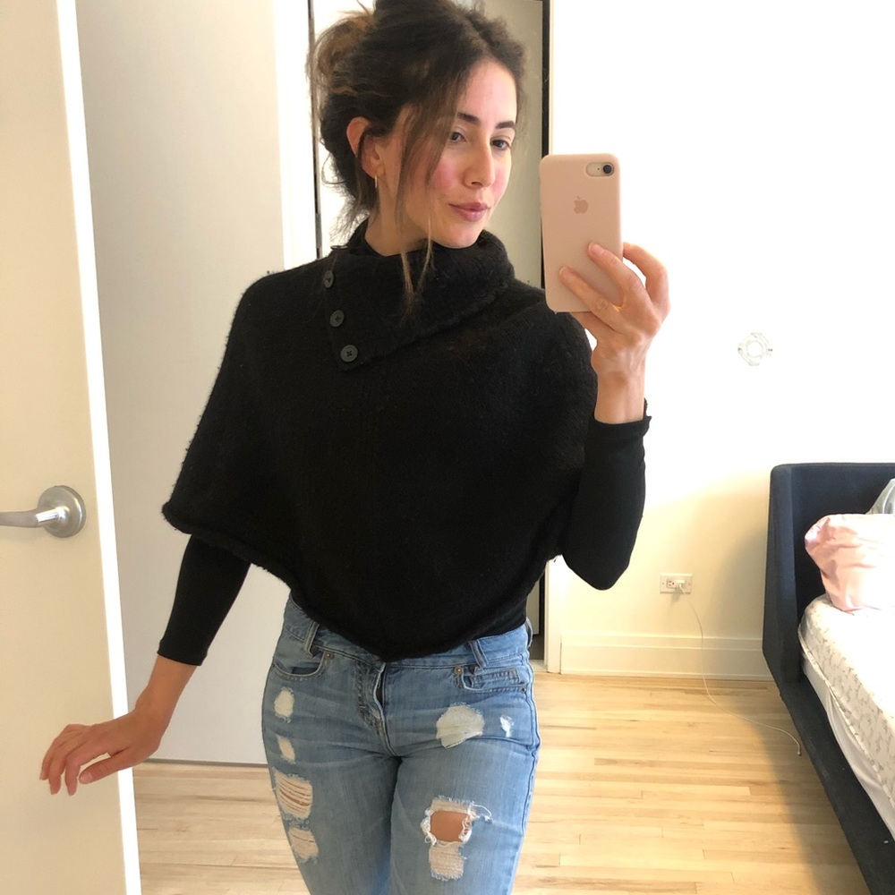 Black mock turtle neck cape cropped - 100%wool